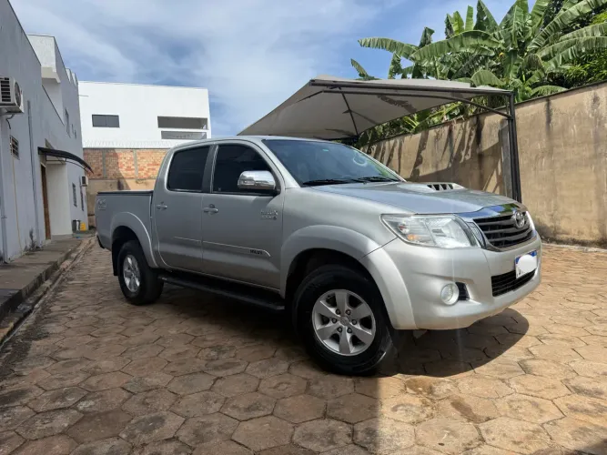 Toyota Hilux CD SRV D4-d 4X4 3.0 TDI Diesel AUT 2015