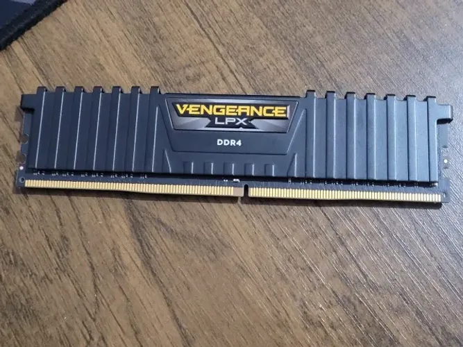 Memória RAM Corsair Vengeance LPX, 8GB, 3200MHz, DDR4, CL16, Preta - CMK8GX4M1E3200C16