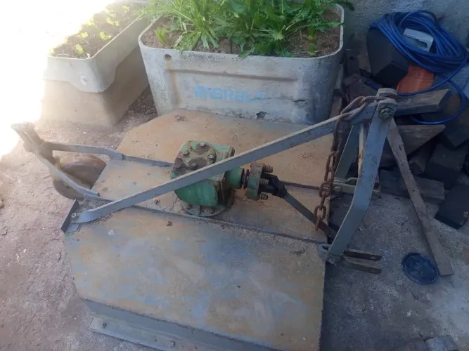 Vários emplementos para o agrale