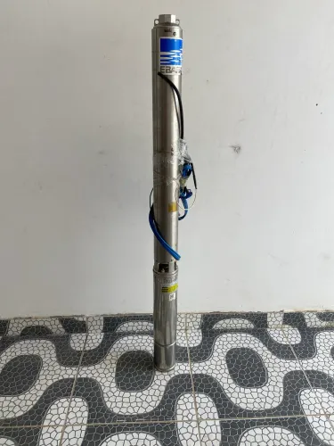 Bomba submersa tipo caneta