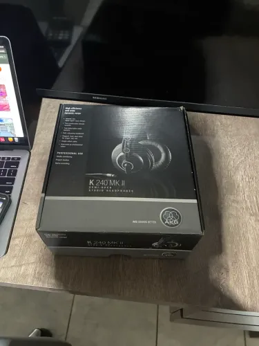 Fone De Ouvido Akg k240 mkII preto