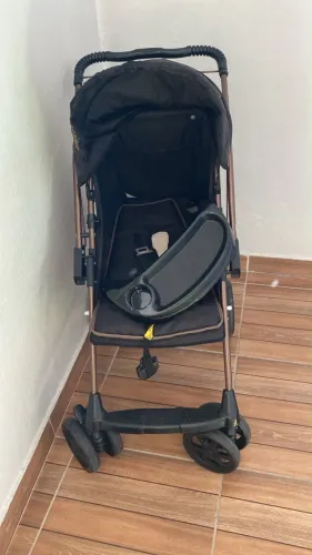 Carrinho de bebê Galzerano usado poucas vezes.
