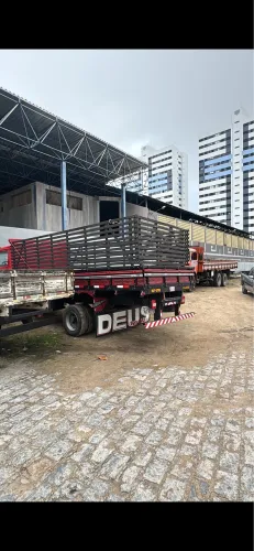 Vendo grade superior carroceria caminhão 