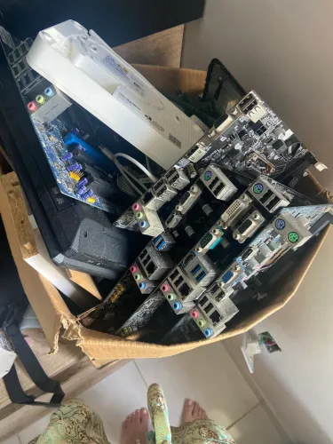 PLACAS, MEMÓRIAS ENTRE OUTROS