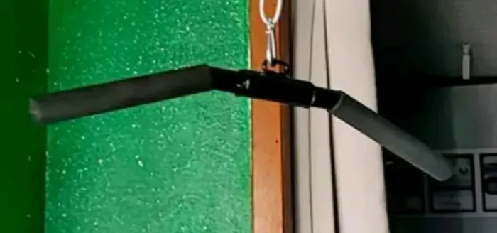 Puxador curvo com rotação
