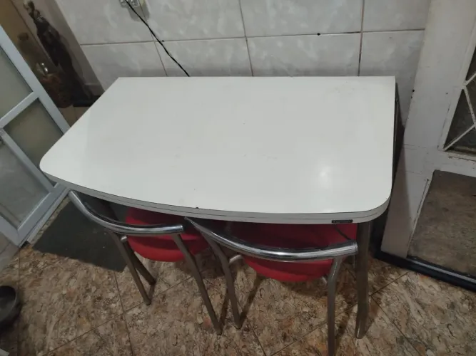 Mesa Dobrável Multiuso com 2 Banquetas