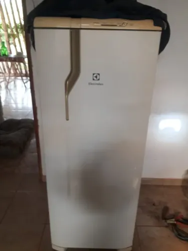 Geladeira Eletrolux R31