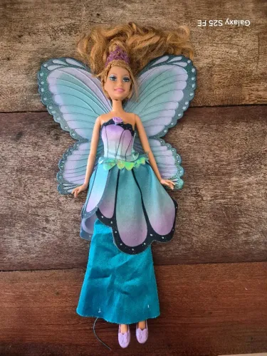 Boneca Barbie Rainha Marabella do filme Barbie Mariposa