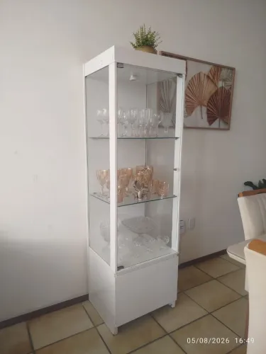 Vendo cristaleira Branca!