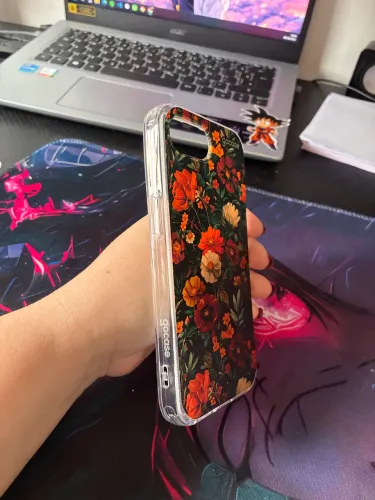 capinha gocase dark floral pattern iphone 16e/17e