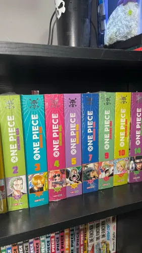 Mangás One Piece 3 em 1 - Perfeito estado e com desconto