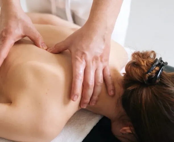 Vaga para esteticista/depiladora