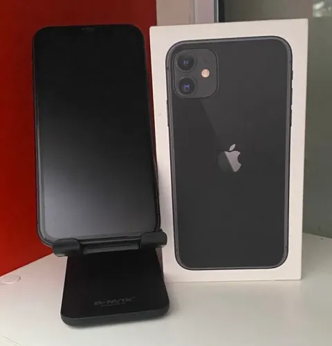 Celular IPhone 11