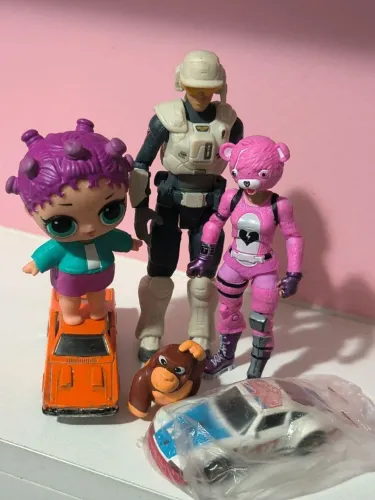 lote fortnite buzz lightyear - action figures original + Hot wheels