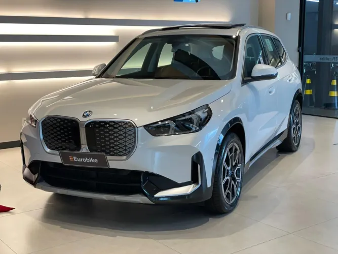 BMW IX1 Edrive20 X-line Aut. (elétrico) 2025