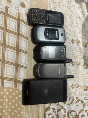 Celulares antigos para colecionadores.