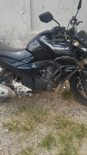 Fz 15 moto nunca caiu moto de uso no dia dia nada de entregar revisada ágio 10 Mil
