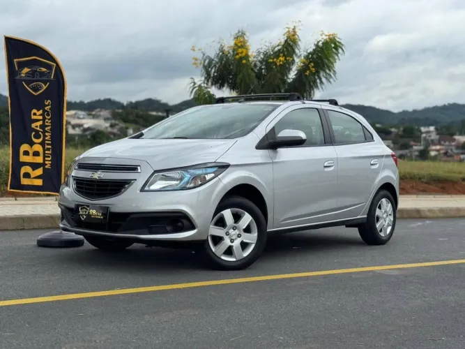 Chevrolet Onix Hatch LT 1.4 8V Flex Power Mec. 4P 2013