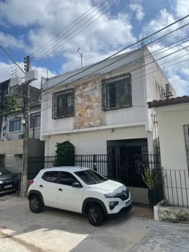 Casa com 600 m2 - 4 suítes - 2 pavimentos 