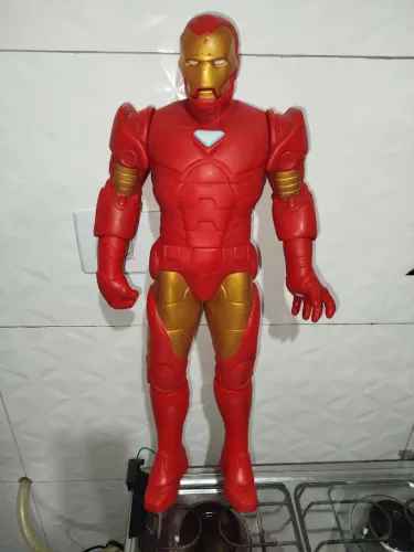 Boneco Homem de Ferro da Mimo 2017.