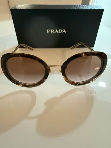 Oportunidade! Vendo óculos da Prada Modelo: spr54y 04y-0a6
