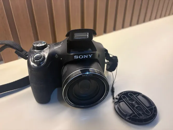 Sony Cyber-shot DSC-H300 câmera superzoom