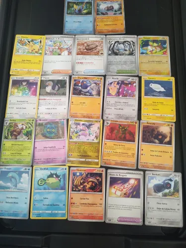 Lote Pokémon TCG 26 cartas