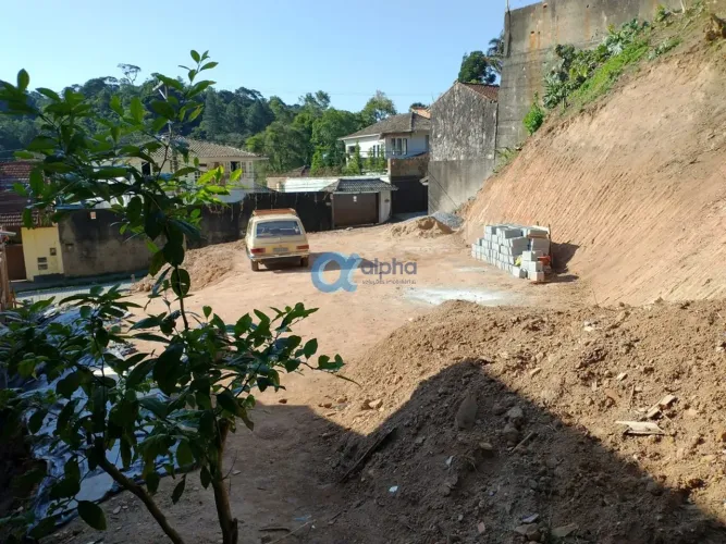 Excelente Terreno a Venda Próximo ao Palácio Quitandinha - Petrópolis/RJ