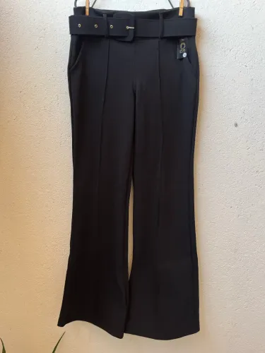 Calça flare com cinto malha crepe tamanho GG veste até 46 preto
