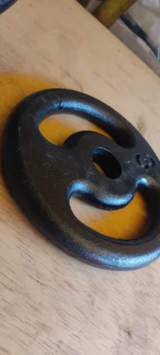 1 Anilha de 3kg de Ferro Pintado Cor Preta Modelo Vazada Musculação