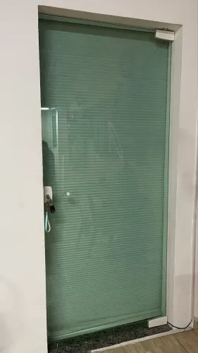 Porta de vidro temperado verde