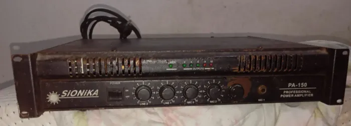 Amplificador Sionika PA-150, funcionando