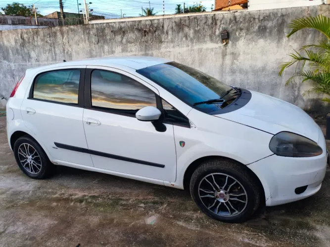 Fiat Punto Attractive Italia 1.4 F.flex 8V 5P 2012
