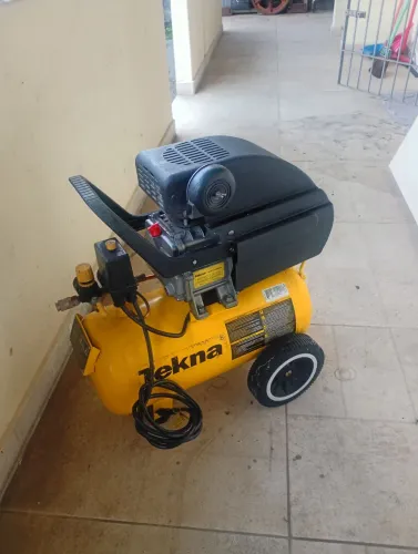 Compressor 24L usado apenas Duas vezes.