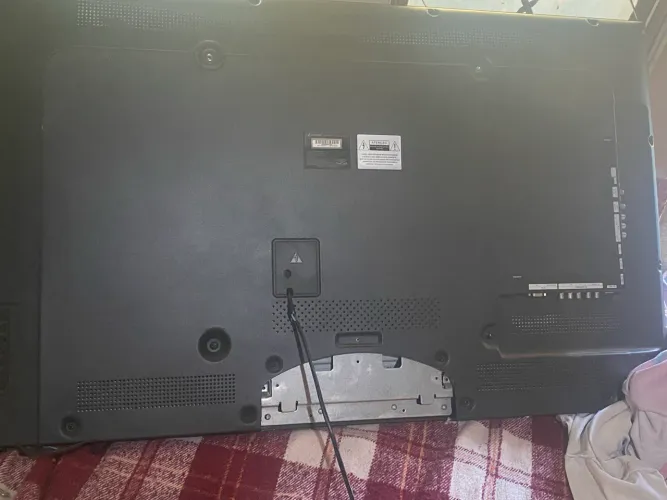 PRA IR HOJE VENDO TV BUSTER 42? NÃO É SMART