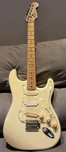 Squier Stratocaster com upgrades