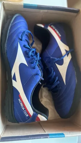 Chuteira society Mizuno