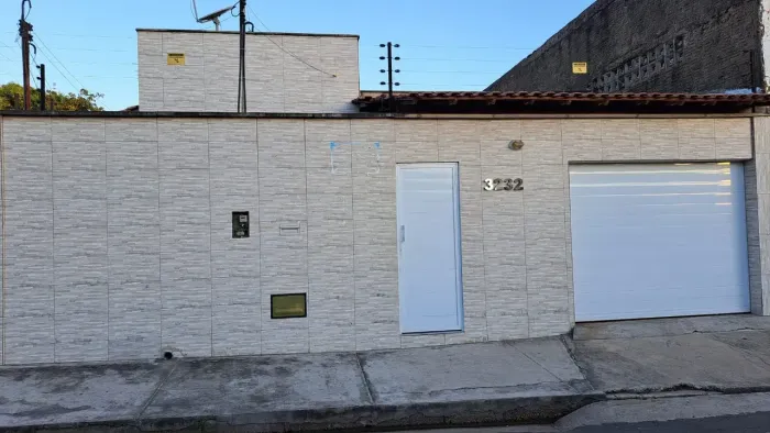 Casa no Buenos Aires pertinho do balão da Coca com 2 quartos sendo 1 suíte financia
