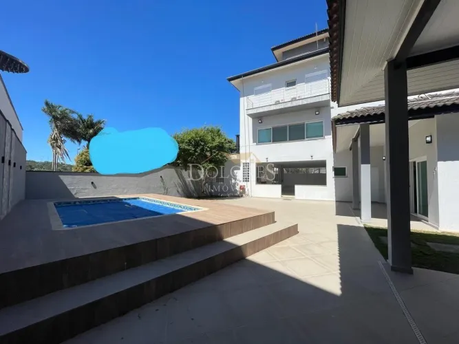 Belo sobrado c/ Spa e Hidromassagem e piscina aquecidade no Condomínio Aruã Lagos em Mogi