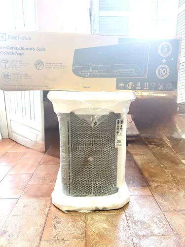 Ar condicionado (Electrolux) - 12 mil btus - na caixa lacrado