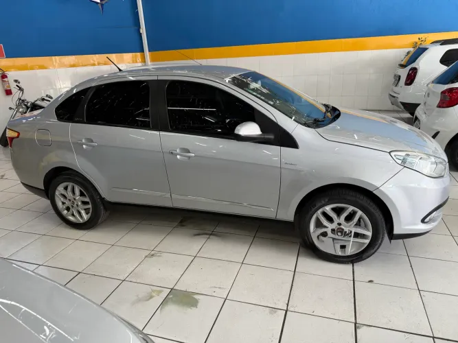 Fiat Grand Siena Essence Dual. 1.6 Flex 16V 2014