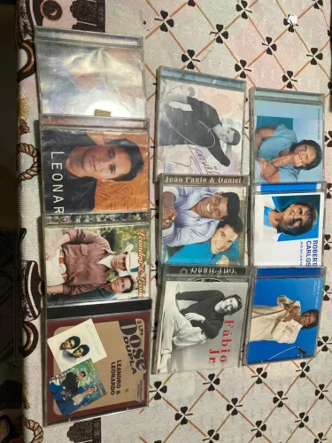 Lote de dvds música em Realengo 