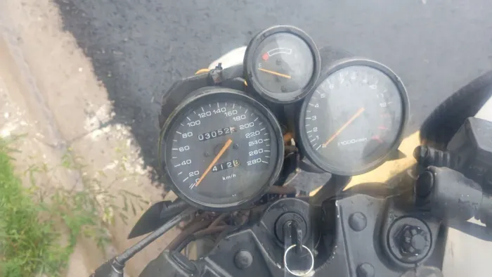 Moto sred 750 