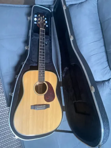 Violão Takamine com case rígido 
