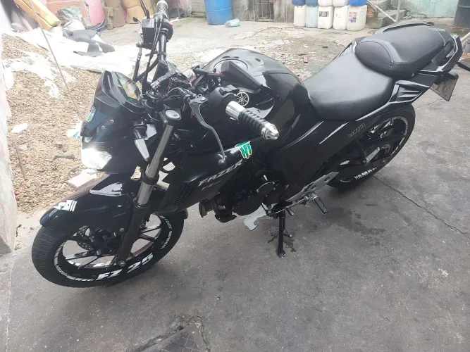 Moto top ja quitada nao deve nada so passar pro seu nome e tudo certo ?