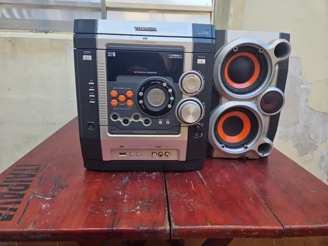 Toshiba Mini Hi-Fi System MS-7290MU.