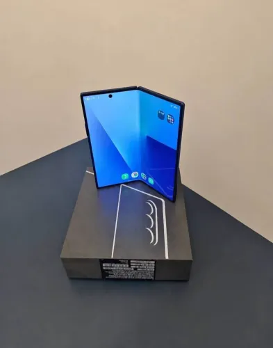 Samsung z fold 7,