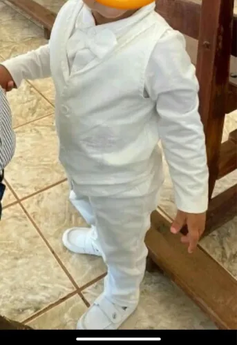 Roupa pra batizado veste até 1 ano e meio 