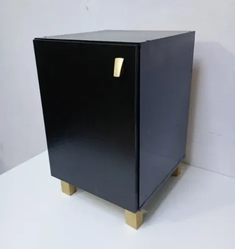 Armarinho Pequeno / Balcão / Mesa de Cabeceira / Multiuso - Preto