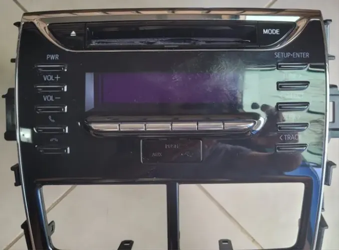 L193)Radio Dvd original Toyota Yaris sedan  2021-Unico dono com moldura